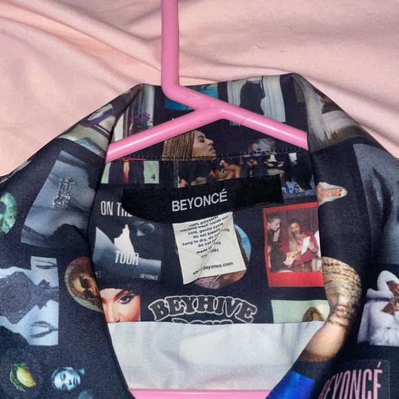 One size fits all Beyoncé button down short sleeve. - Picture 3 of 5